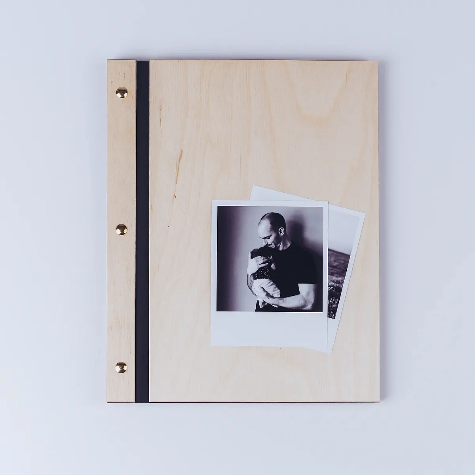 dřevěné fotoalbum