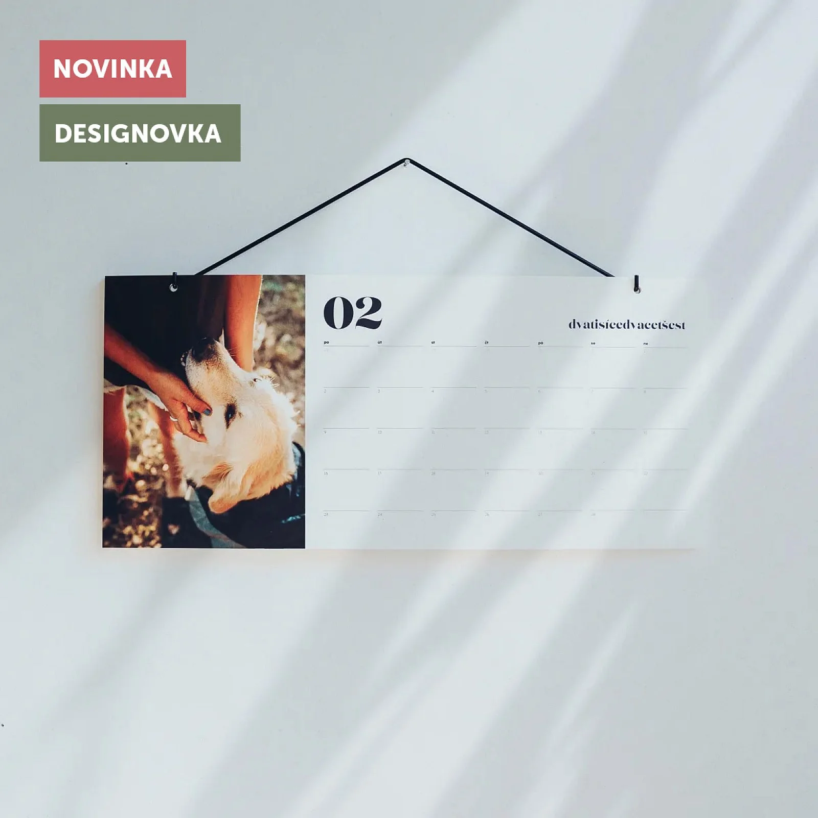 designový nástěnný kalendář