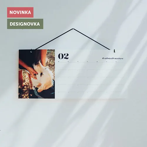designový nástěnný kalendář